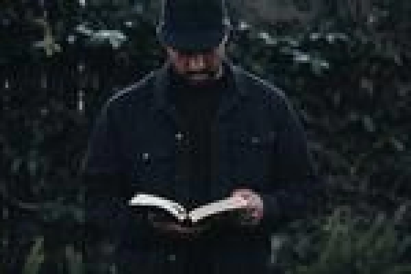 Ten Commandments for an Associate Minister